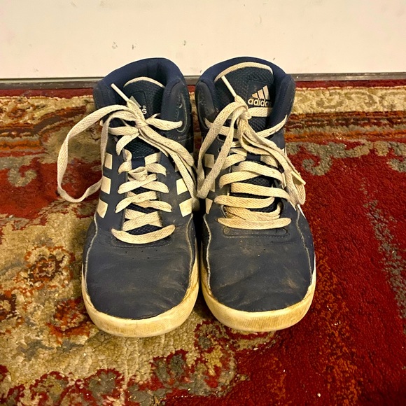 Adidas basketball shoes - Picture 1 of 3